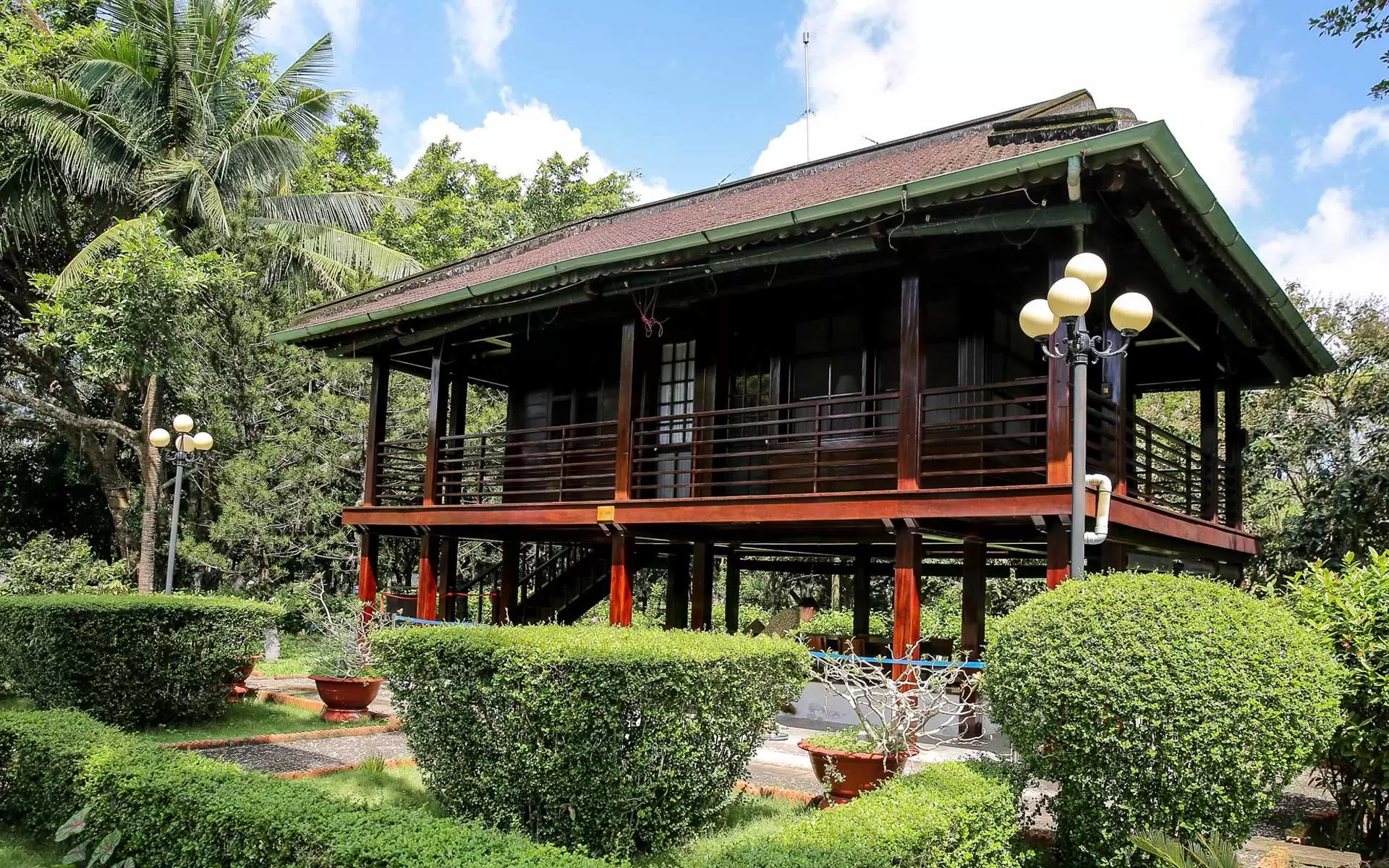 ho-chi-minh-stilt-house-1 ho-chi-minh-stilt-house-1